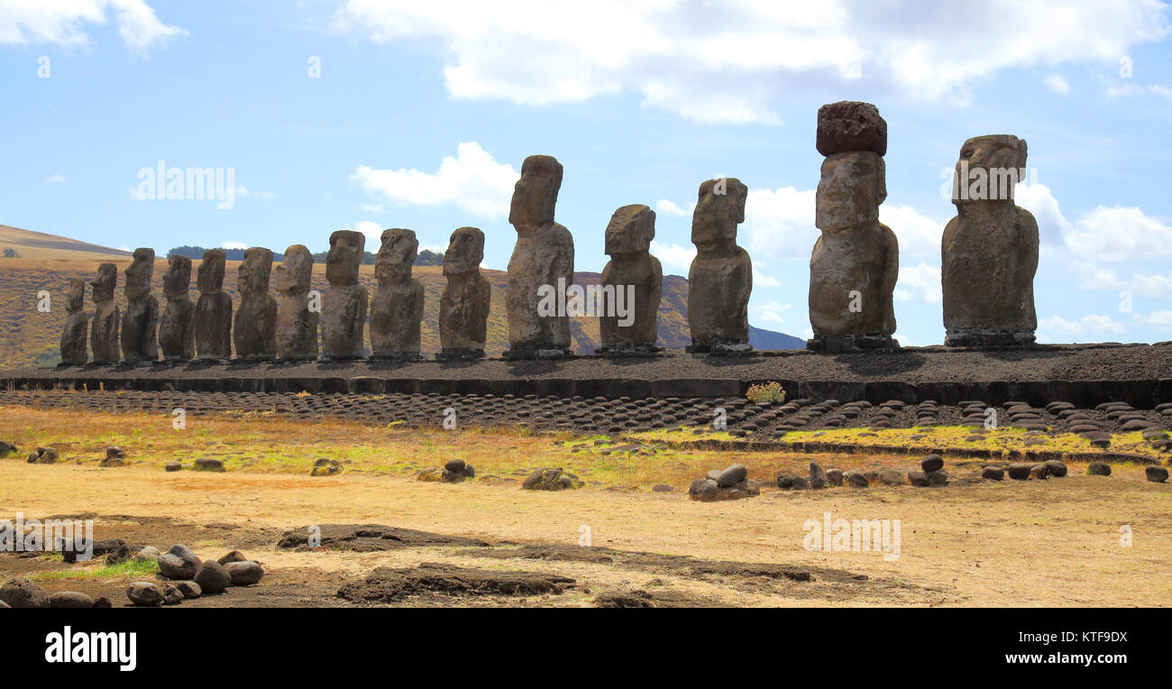 the stone heads of ahu tongariki easter island Stock Photo Alamy