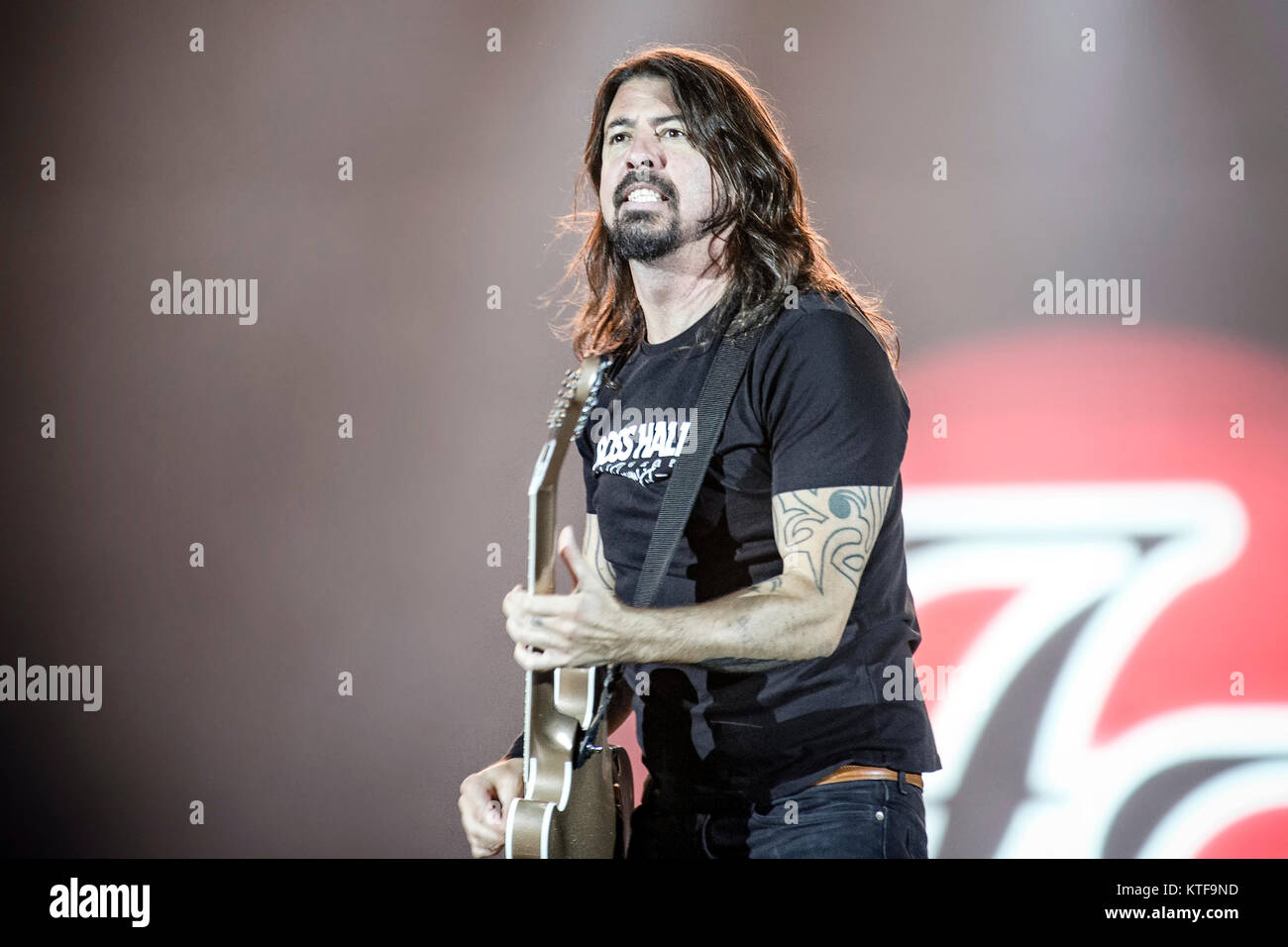 Dave grohl hires stock photography and images Alamy
