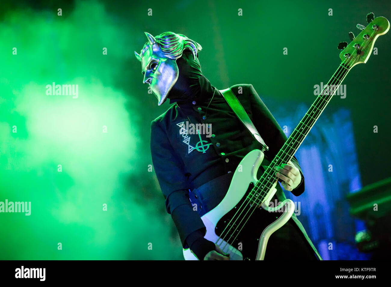 Ghost concert hi-res stock photography and images - Alamy