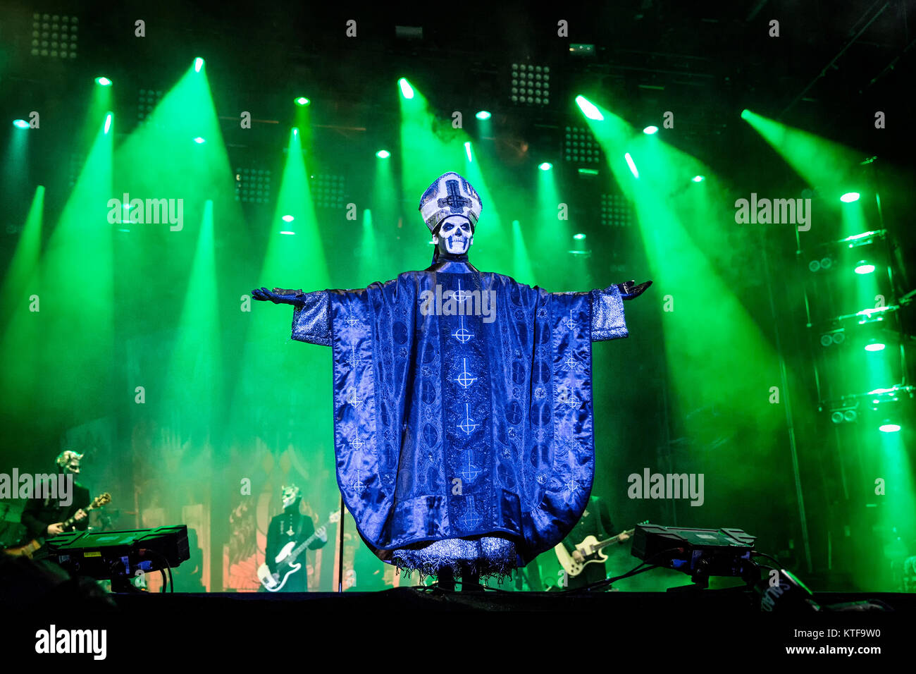 Ghost concert hi-res stock photography and images - Alamy