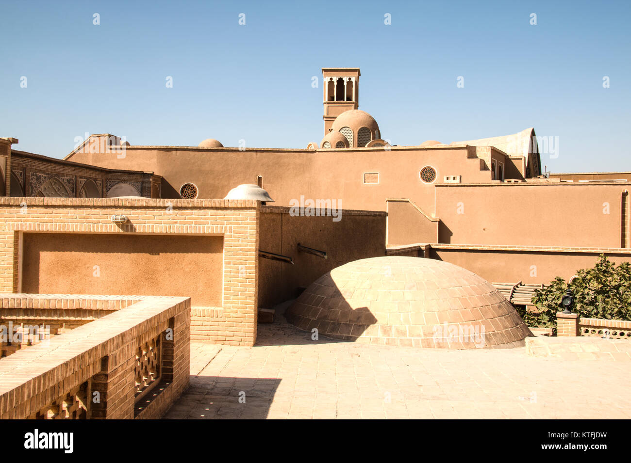 Iranian domes hi-res stock photography and images - Alamy