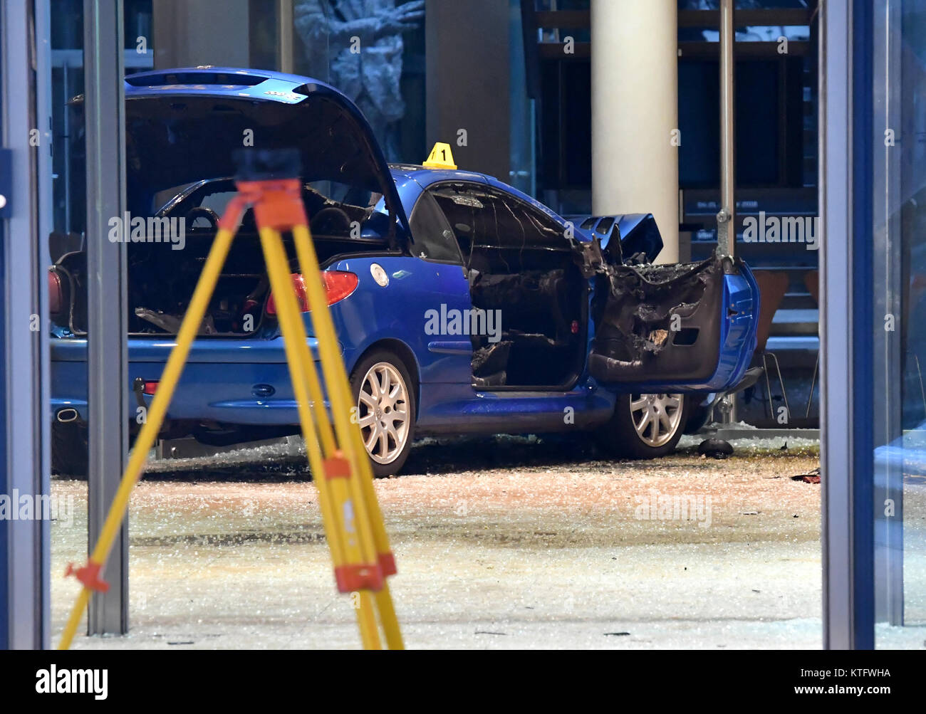 Berlin Germany 25th Dec 2017 A Damaged Car In The Foyer Of Spd