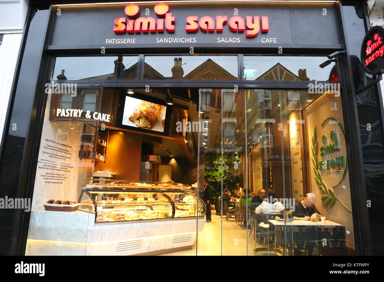 Harringay North London Uk 25 Dec 2017 Turkish Restaurant On Stock Photo Alamy