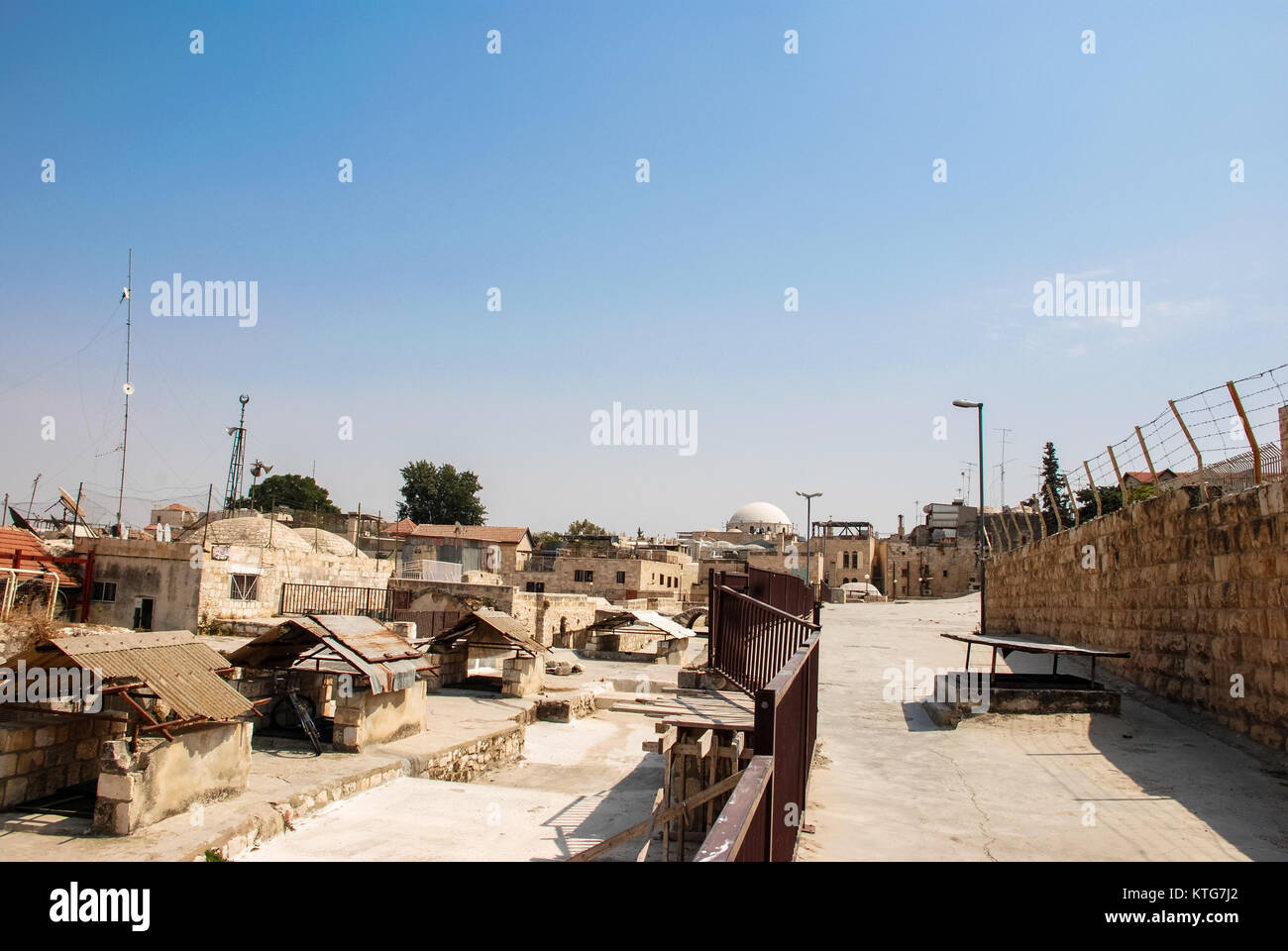 Traditional houses in jerusalem hi-res stock photography and images - Alamy