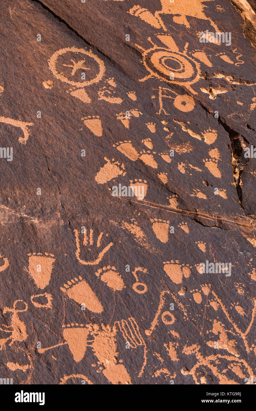 Petroglyphs made by Ute People at Newspaper Rock near Indian Creek National Monument, formerly Bears Ears National Monument, southern Utah, USA Stock Photo