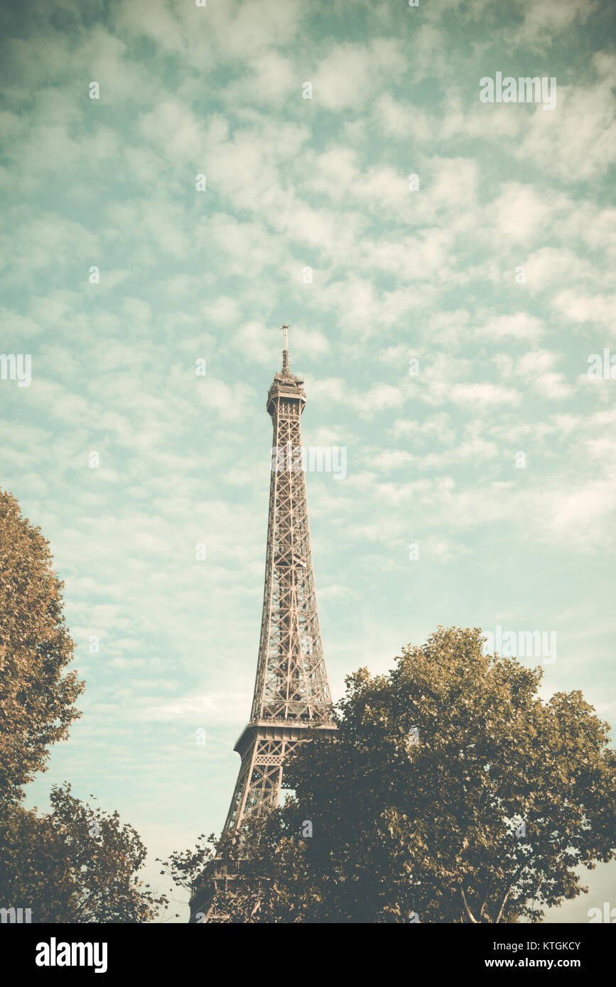 Vertical image of the Eiffel Tower in Paris, France Stock Photo