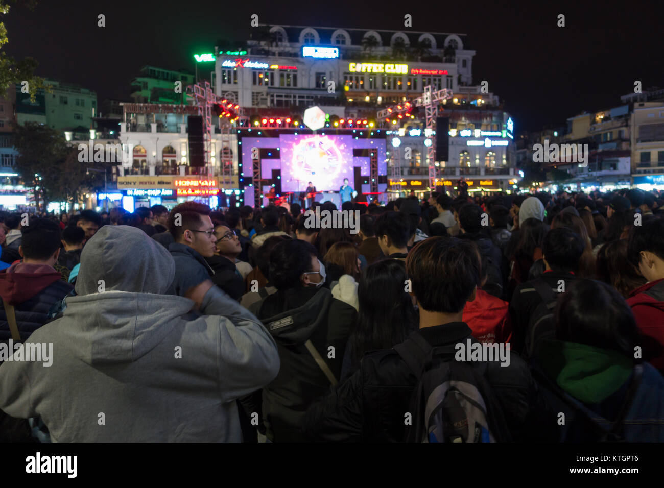 Defocused crowd young people hi-res stock photography and images - Alamy