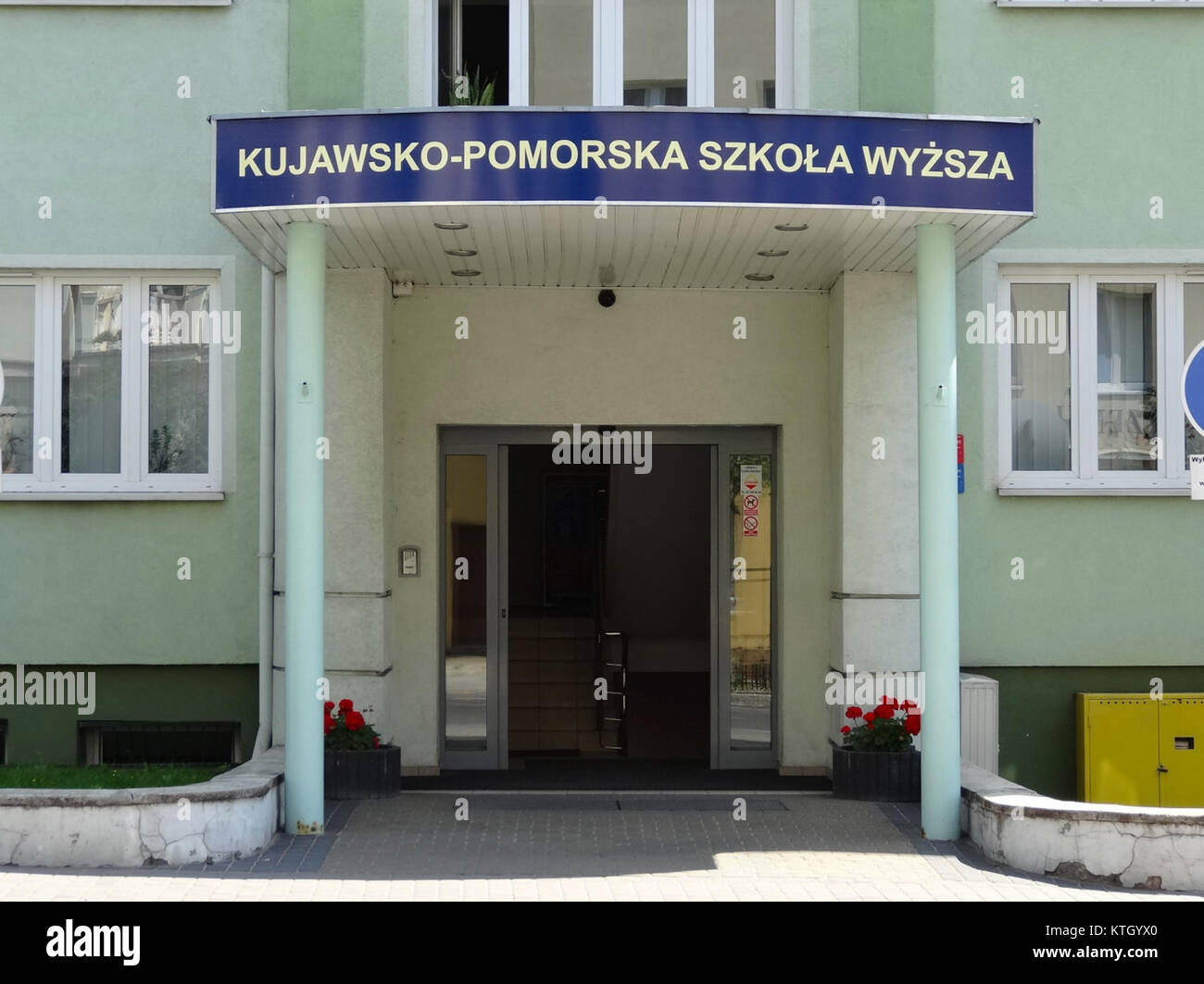 This refers to a building located at Piotrowskiego 3, with an entry ...