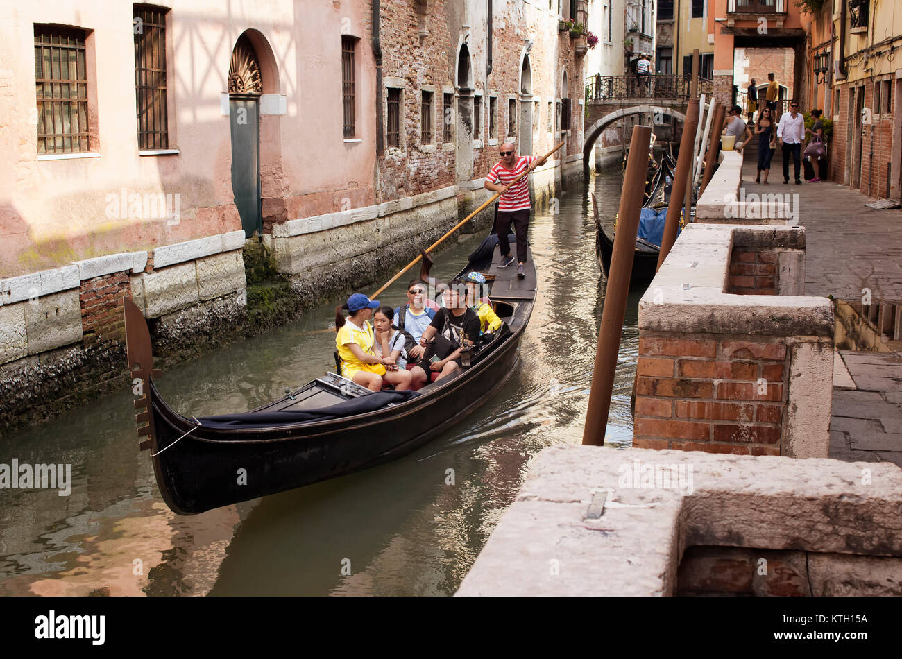 Family gondola ride in venice italy hi-res stock photography and images ...