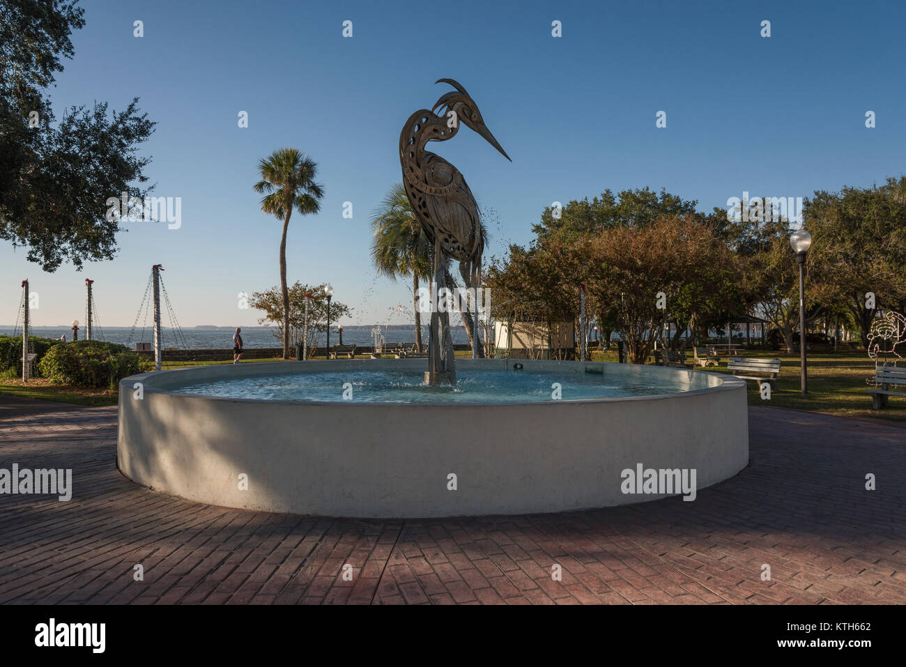 Heron water fountain hires stock photography and images Alamy