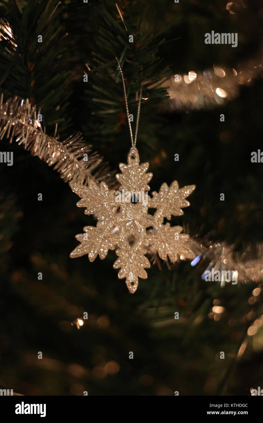 https://c8.alamy.com/comp/KTHDGC/decorations-on-a-christmas-tree-KTHDGC.jpg