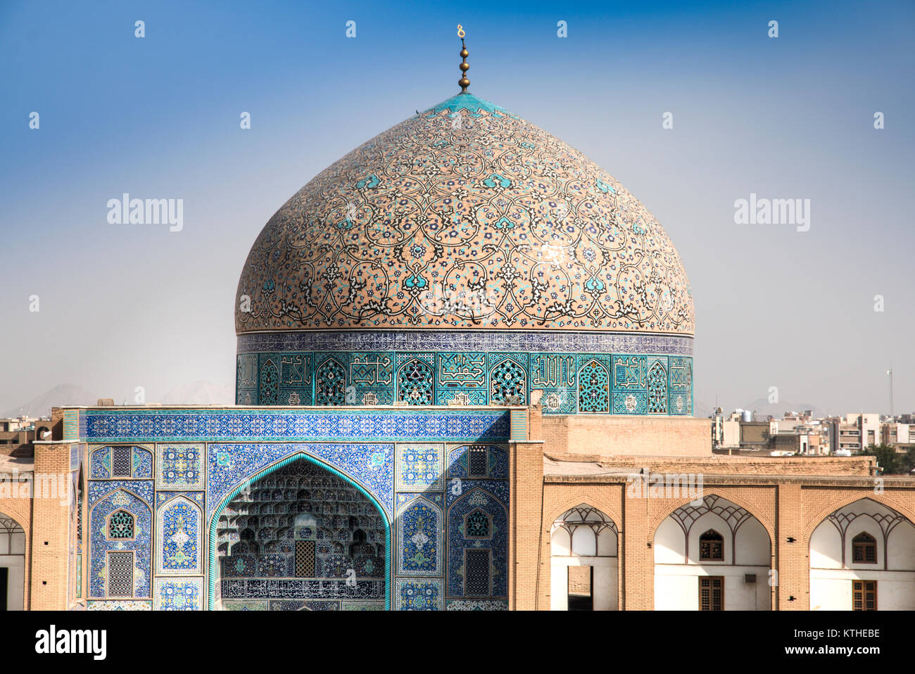 The Sheikh Lotfallah mosque at the Naqsh-e Jahan square in the centre of Isfahan in Iran Stock Photo