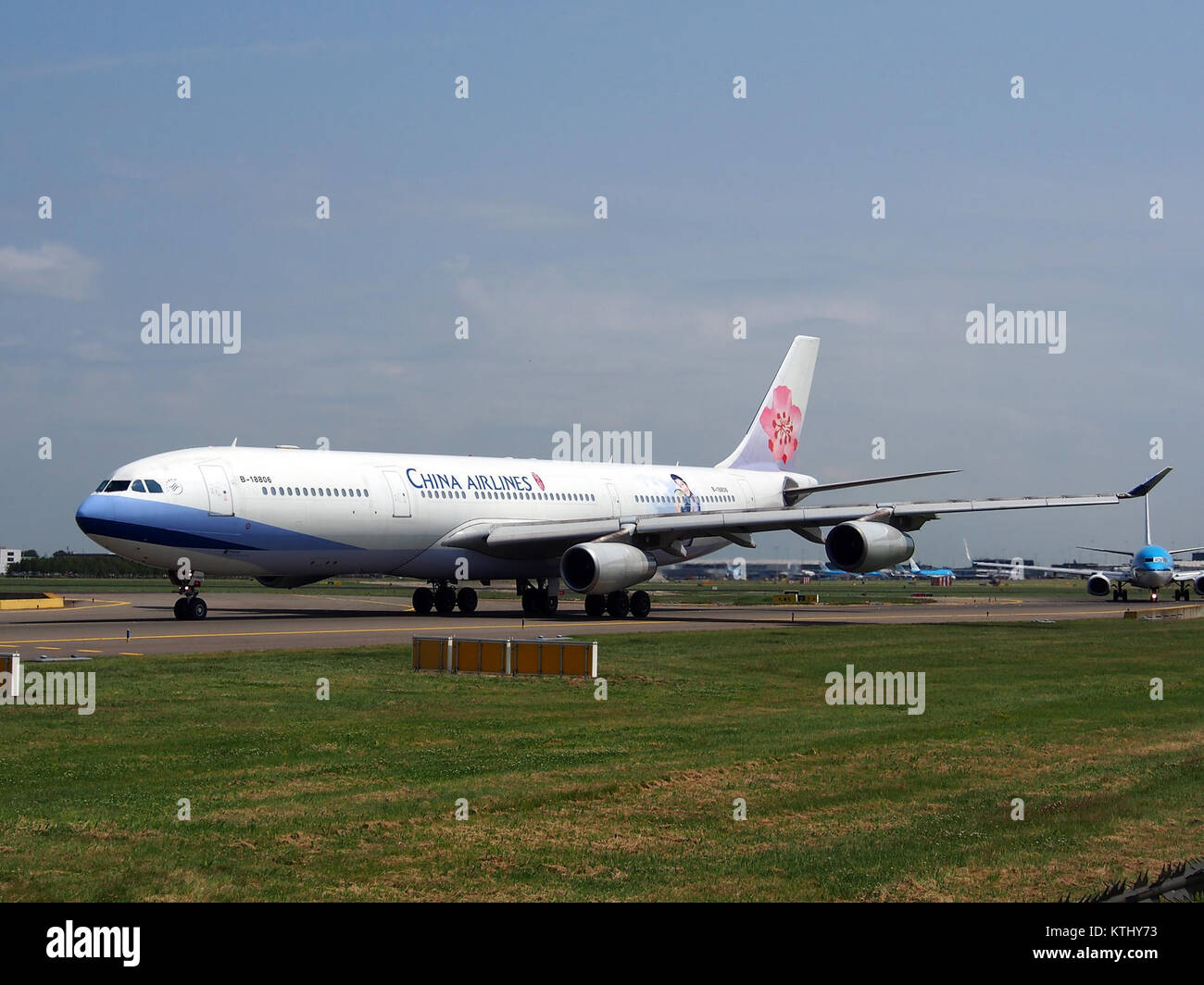 B 18806 China Airlines Airbus A340 313X   cn 433 pic2 Stock Photo