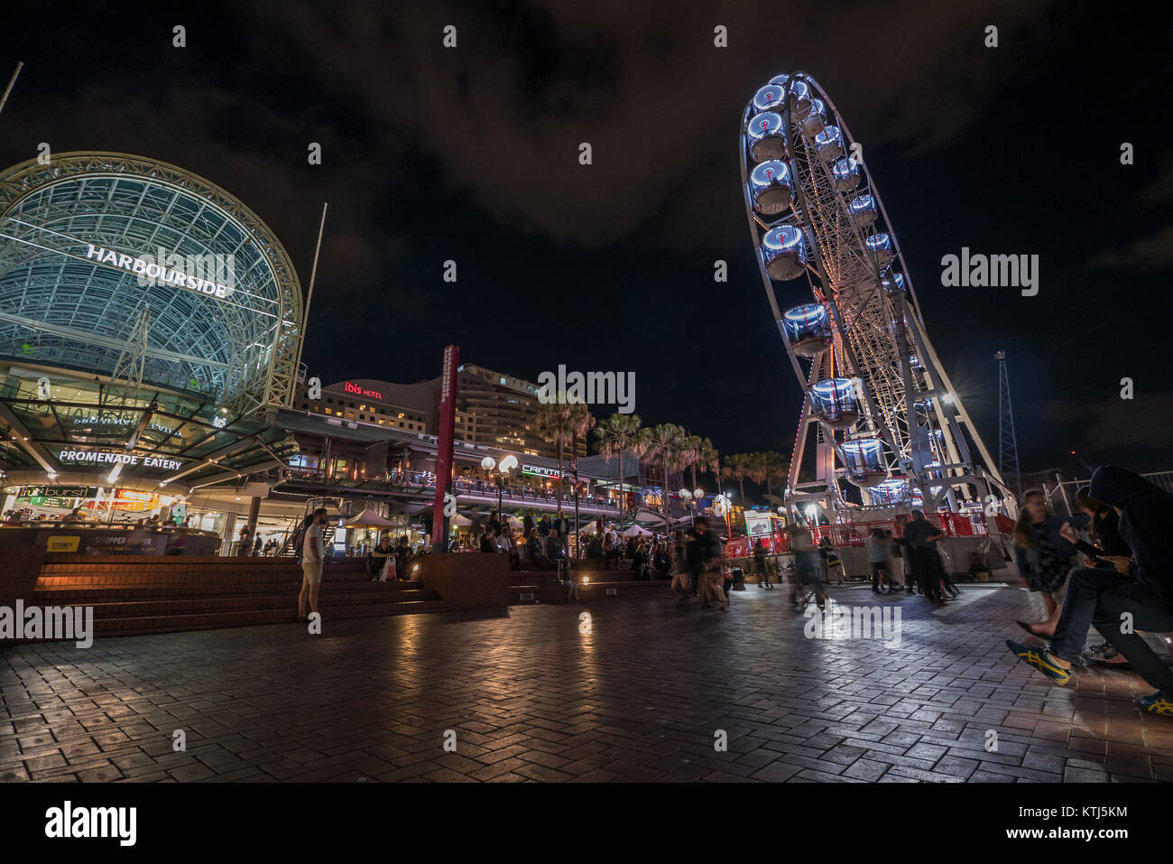 sydney harbourside shopping centre at night Stock Photo Alamy