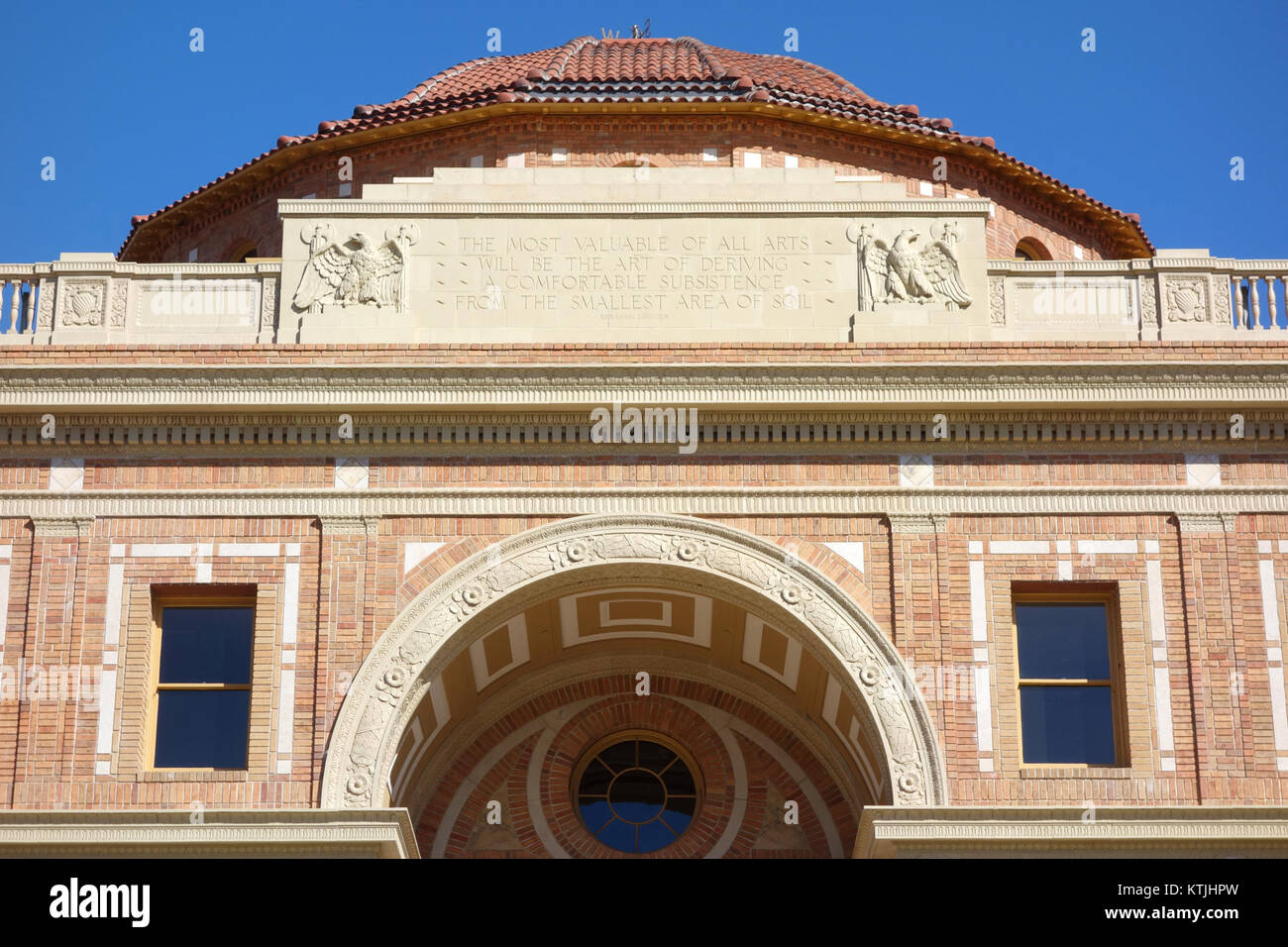 Atascadero City Hall   Atascadero, CA   DSC05367 Stock Photo