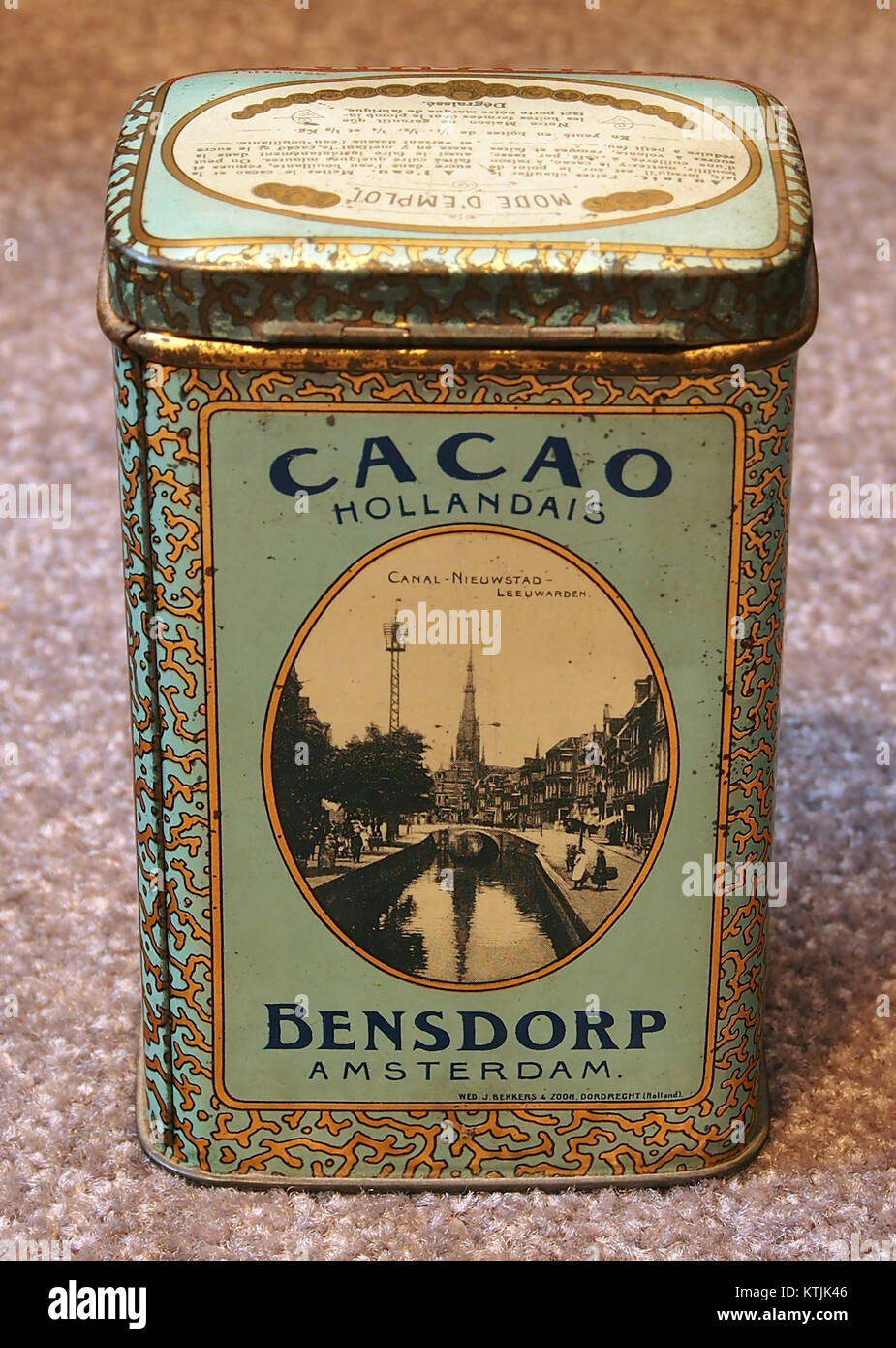 Bensdorp cacao hollandais blikje, foto 3, Canal Nieuwstad Leeuwarden Stock Photo