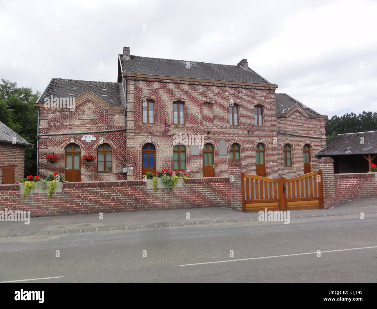 Besmont (Aisne) mairie Stock Photo Alamy