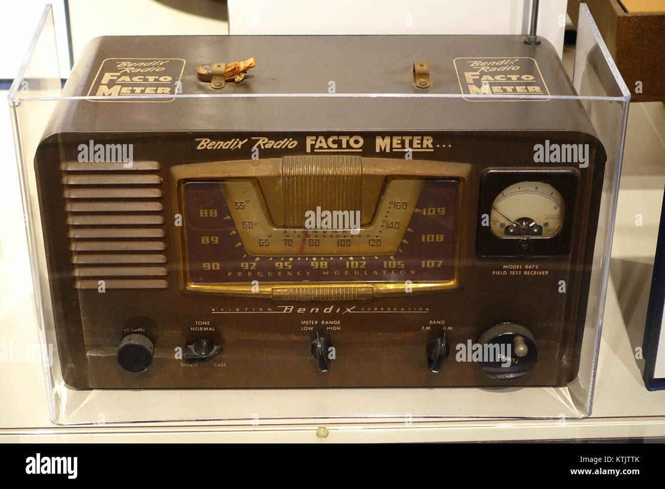 Bendix Radio FactoMeter, Model 847X Field Test Receiver National  Electronics Museum DSC00155 Stock Photo - Alamy
