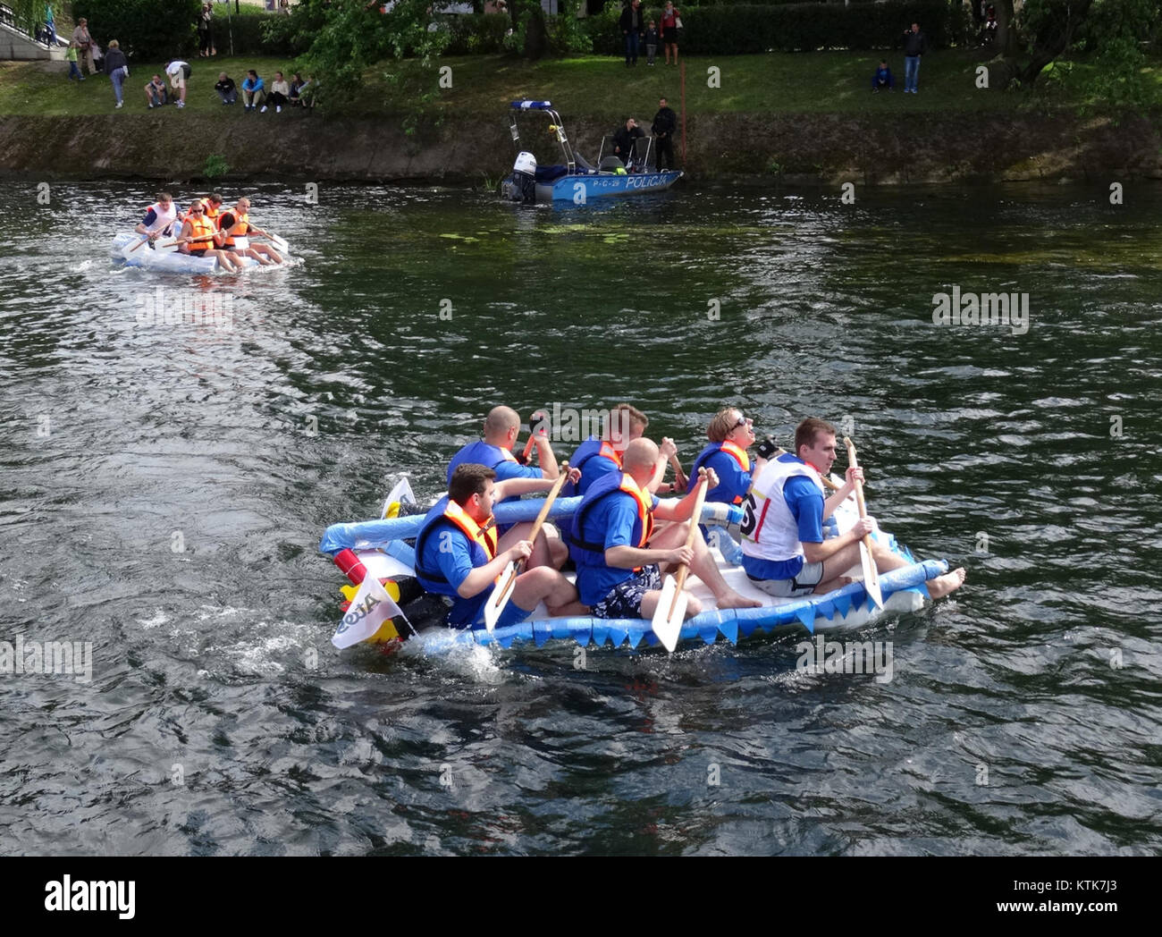 Athletes in the water hi-res stock photography and images - Alamy
