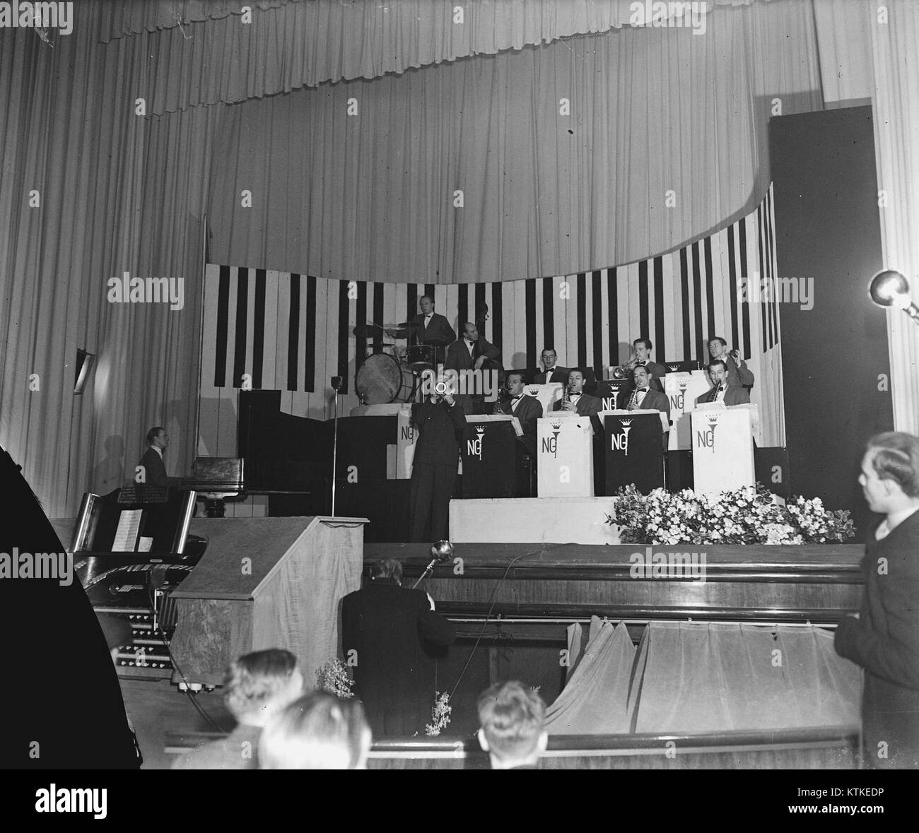The Band van Nat Gonella was a jazz band led by British trumpeter Nat Gonella, known for its performances in the 1930s and 1940s. The band played a significant role in the swing and jazz scenes. Stock Photo