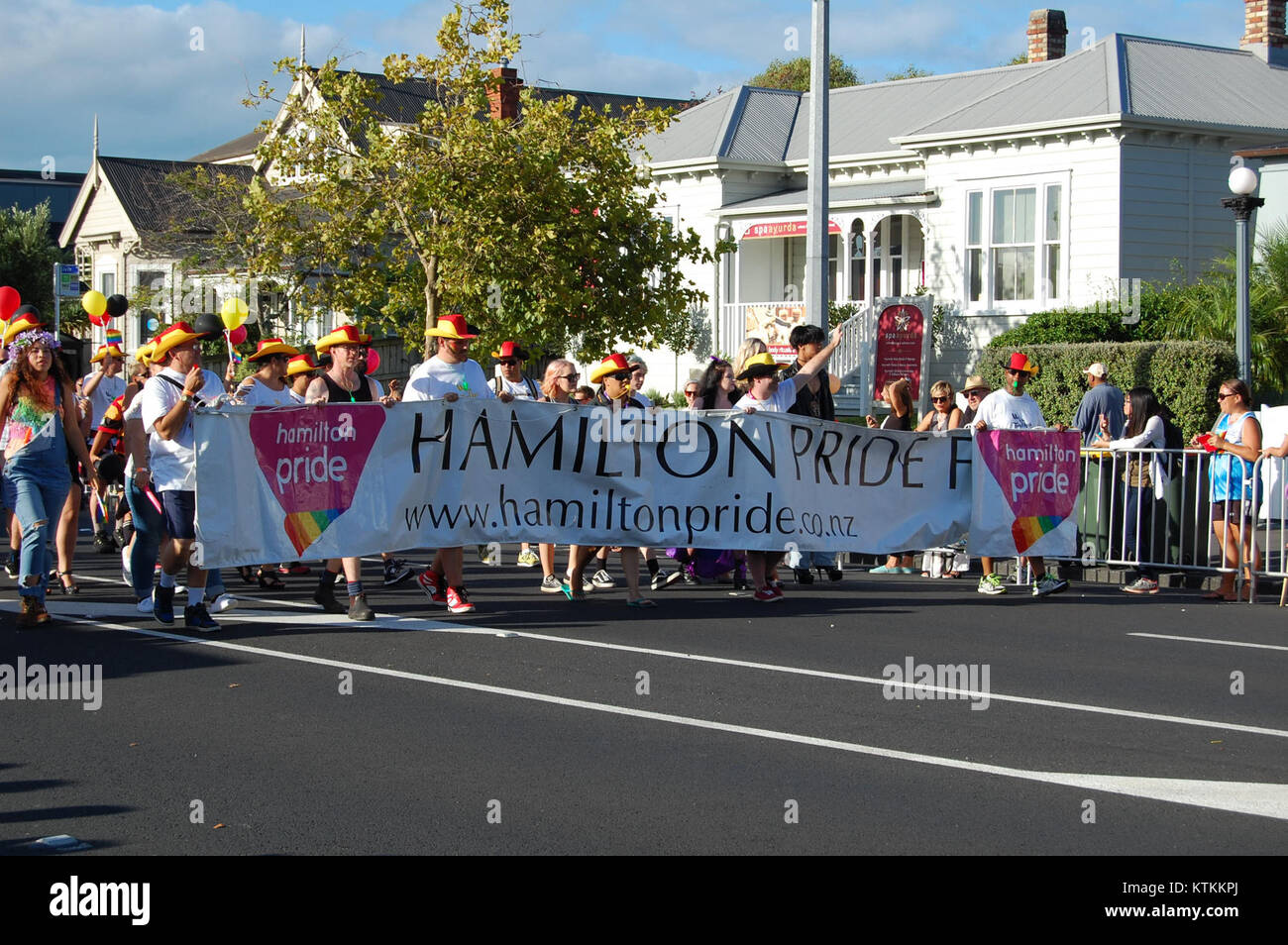 The Auckland Pride Parade 2016 celebrated LGBTQ+ culture and diversity ...