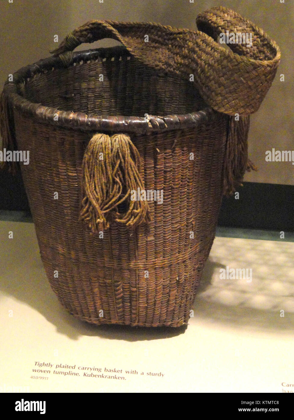Basket, Kayapo (Kubenkranken)   AMNH   DSC06170 Stock Photo
