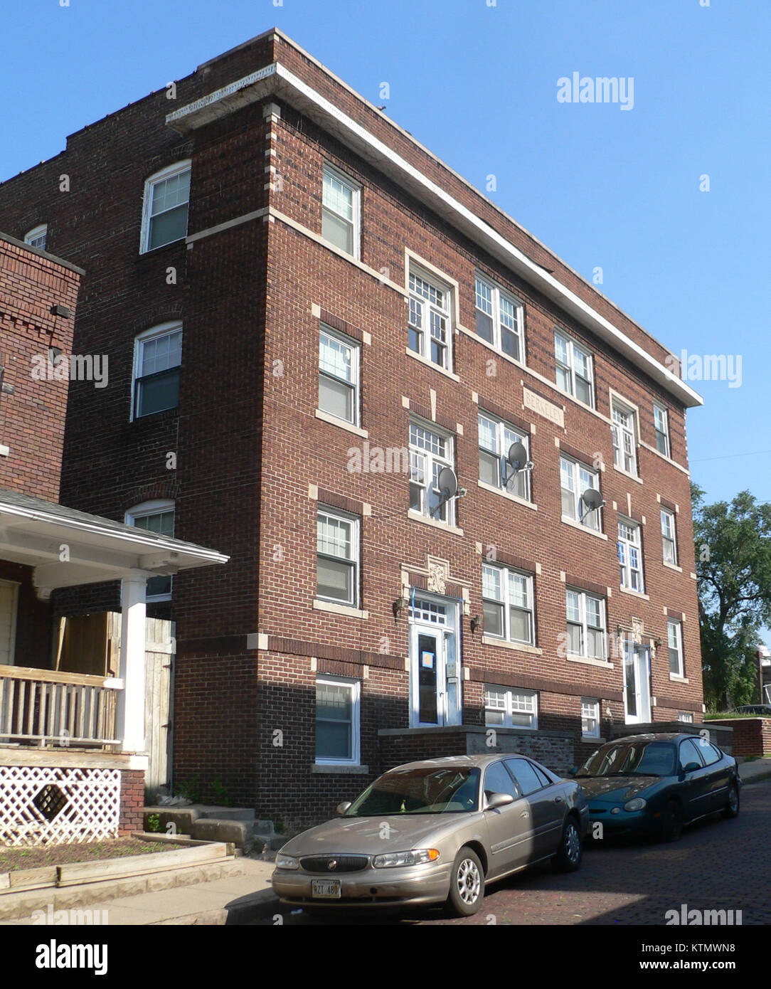 Berkeley Apartments (Omaha) from NW 1 Stock Photo Alamy