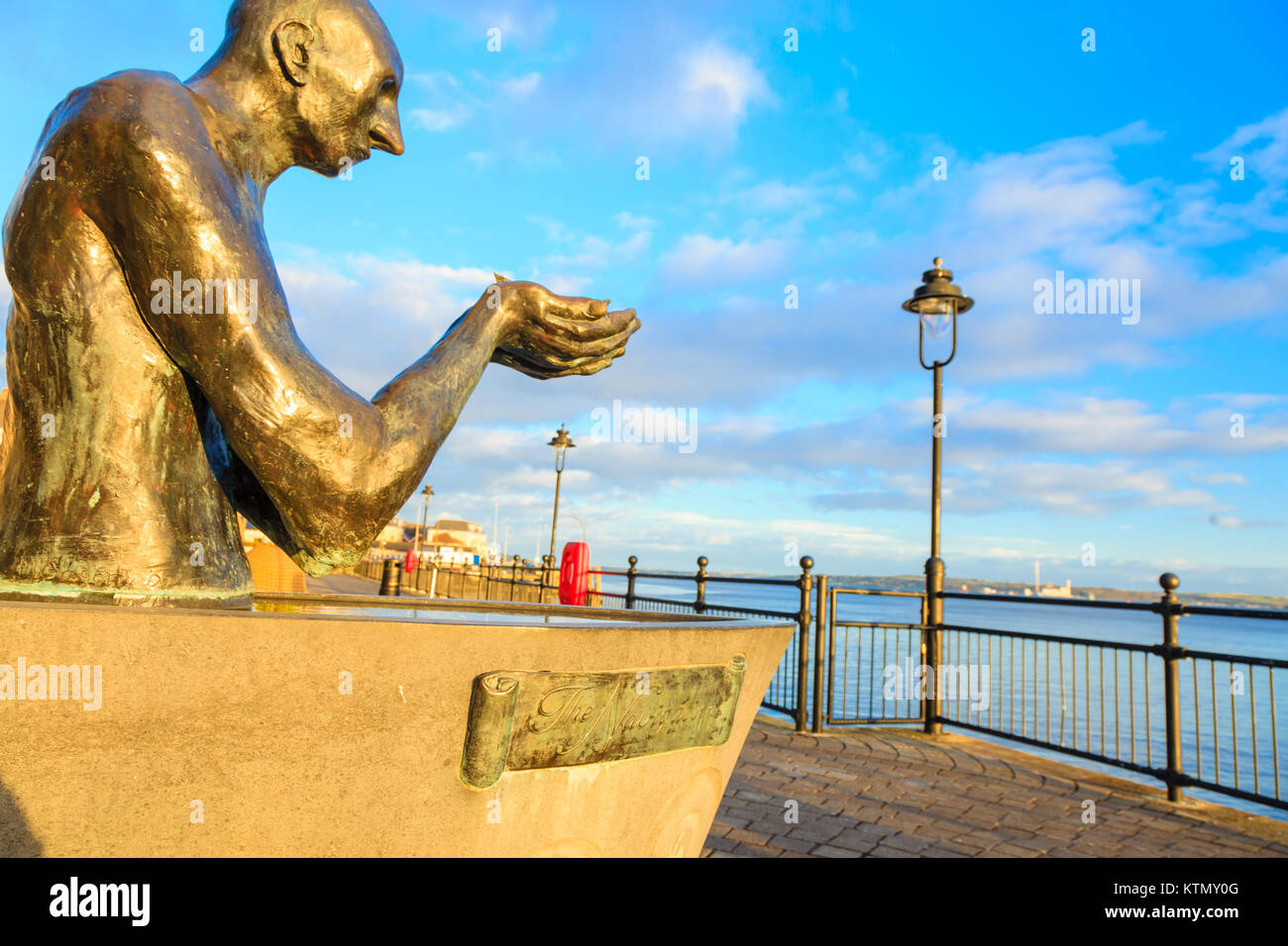 Cobh titanic memorial hires stock photography and images Alamy