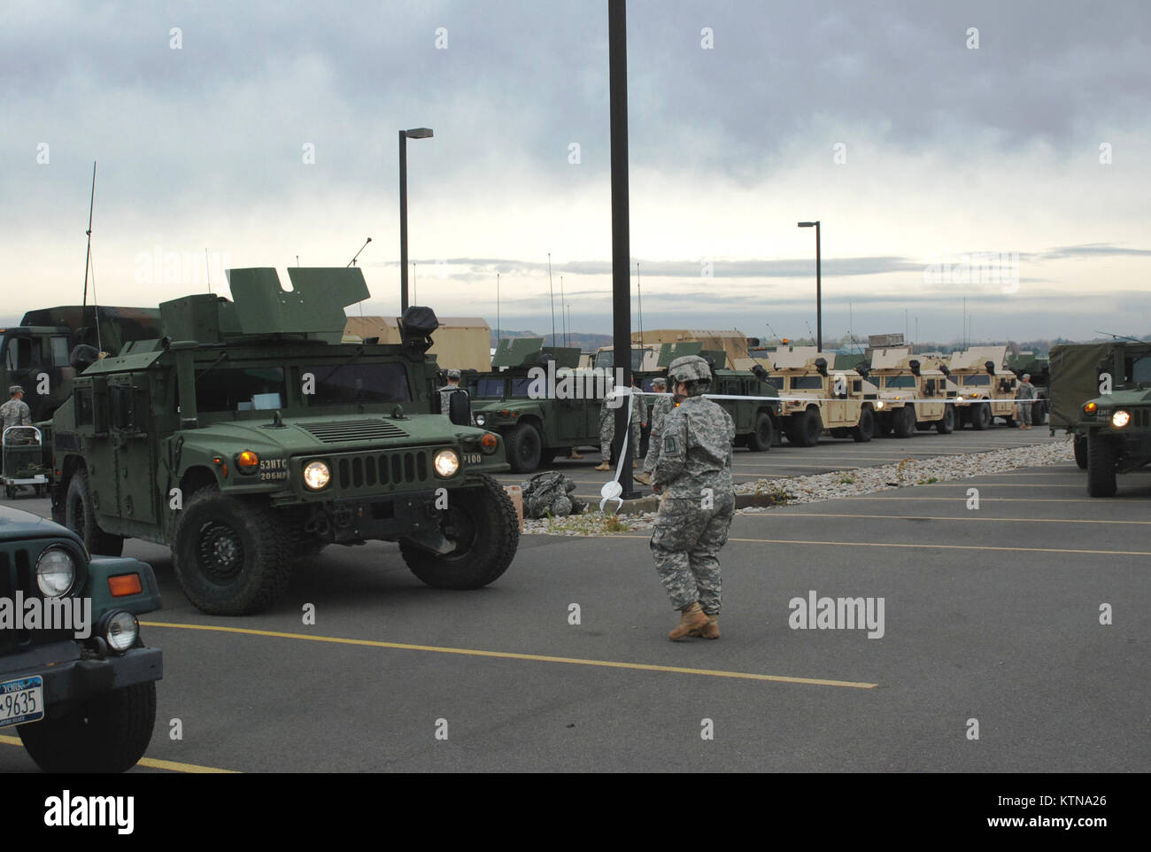 LATHAM, NY—New York Army National Guard Soldiers assigned to the 206th ...