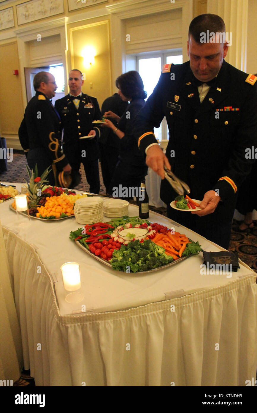 Colonel Dinner Soldiers of the 42nd Infantry Division honored their incoming and ...