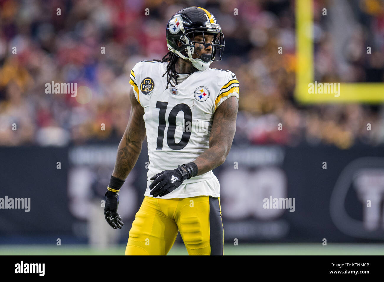 Houston, TX, USA. 25th Dec, 2017. Pittsburgh Steelers wide receiver Martavis Bryant (10) during the 1st quarter of an NFL football game between the Houston Texans and the Pittsburgh Steelers at NRG Stadium in Houston, TX. The Steelers won the game 34 to 6.Trask Smith/CSM/Alamy Live News Stock Photo