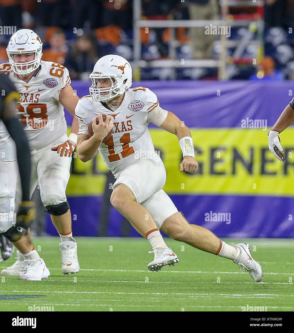 Texas quarterback sam ehlinger 11 hi-res stock photography and images ...