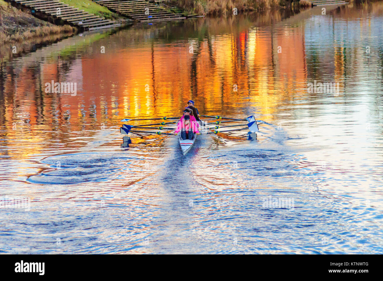Glasgow, Scotland, UK. 27th December, 2017. UK Weather Female rowers