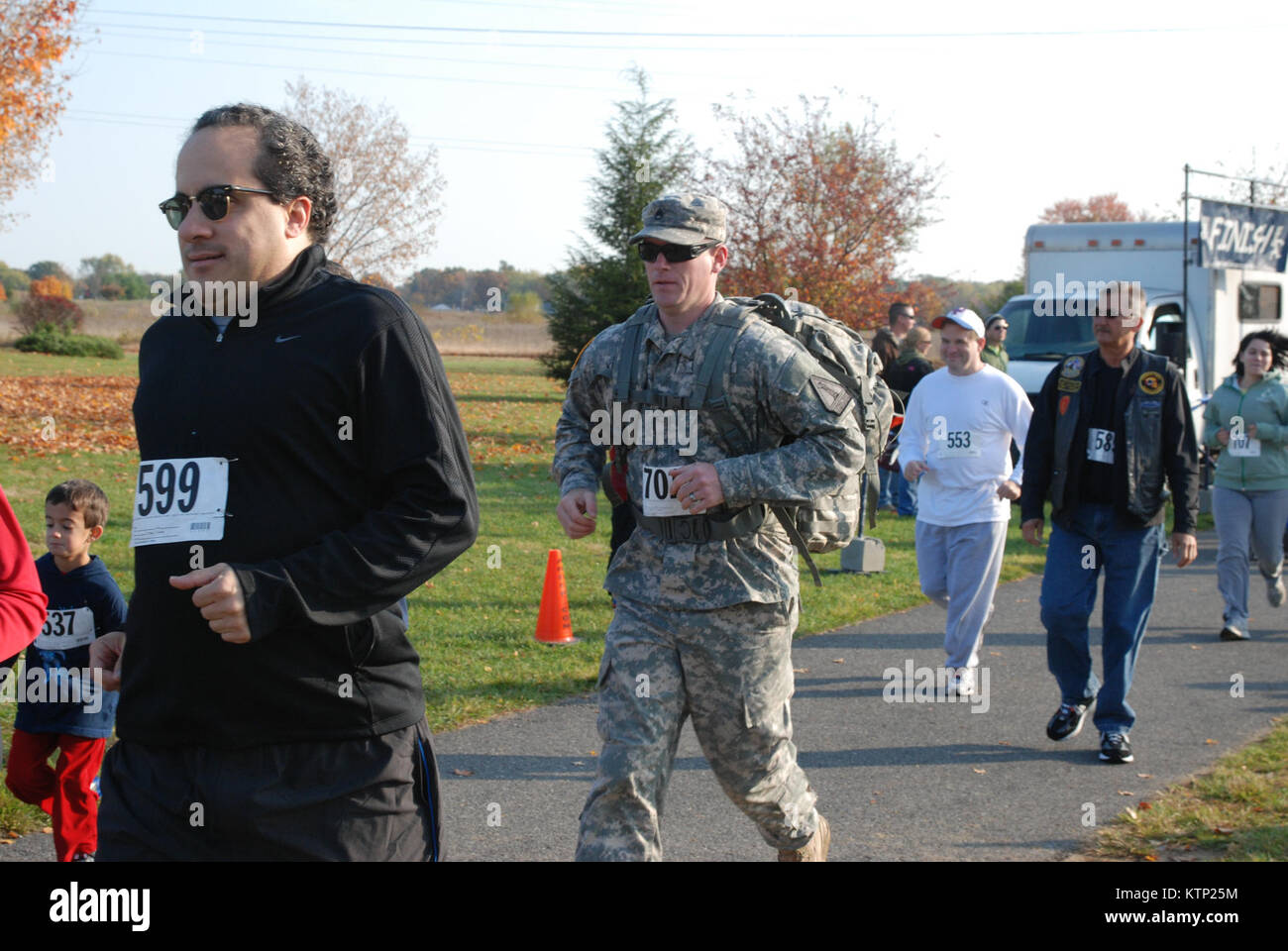 U.S. Army National Guard personnel daily duties and life. Working ...