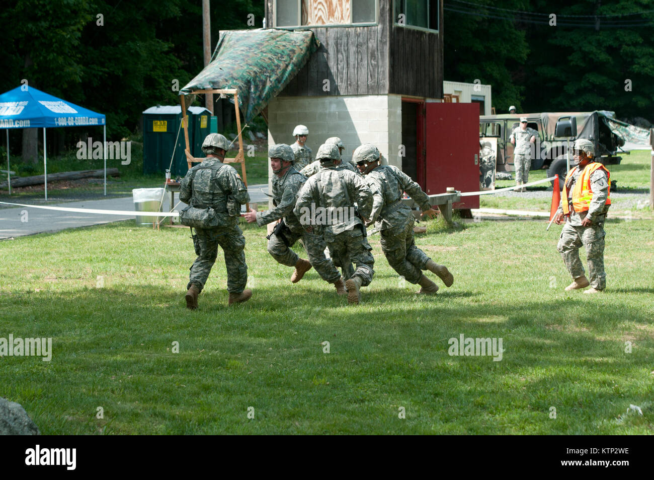 U.S. Army National Guard personnel daily duties and life. Working ...