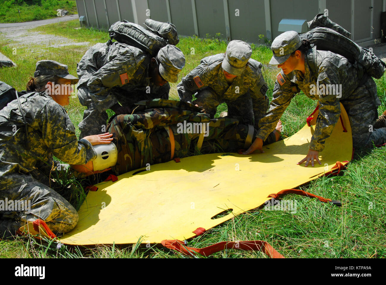 U.S. Army National Guard personnel daily duties and life. Working, training, helping, assisting, people, event, teaching and learning.  Soldier, sailor, airman, forces, armed forces, military, defence, defense, serviceman, service, duty. Stock Photo