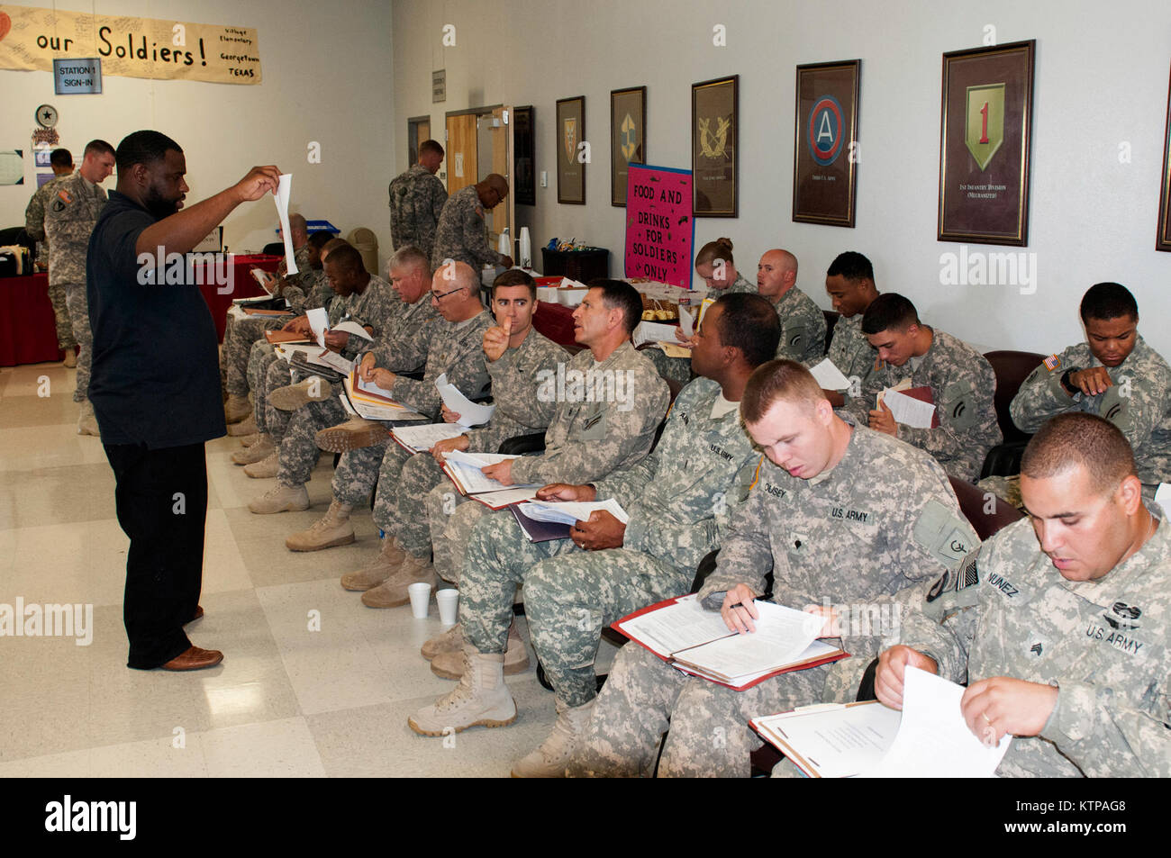 NEW YORK ARMY NATIONAL GUARD SOLDIERS FROM THE 42ND COMBAT AVIATION ...