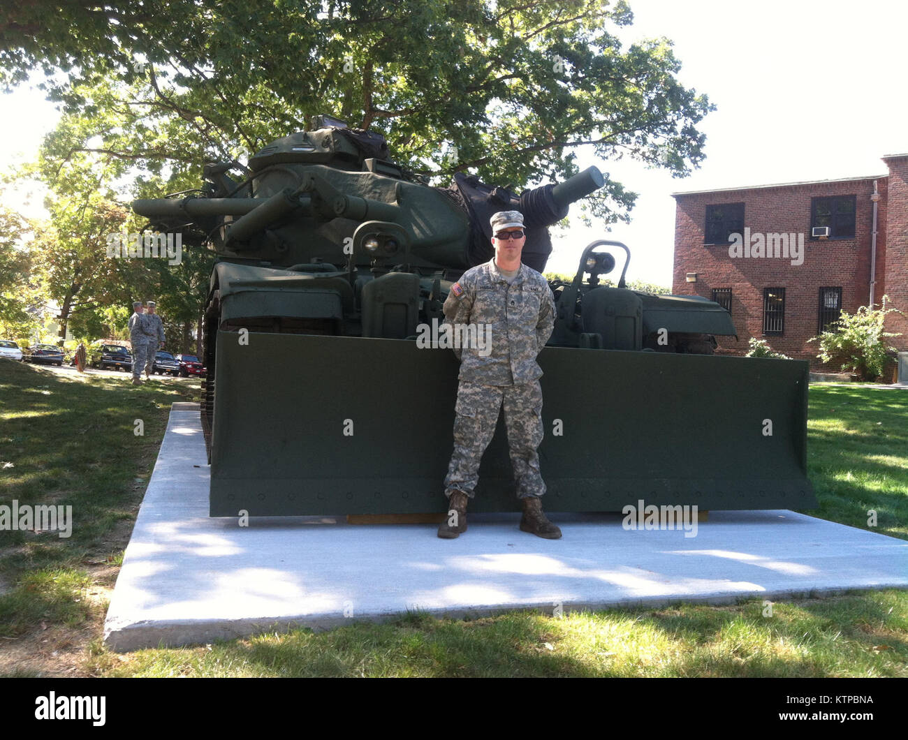 BinghamtonBINGHAMTON—Members of the 204th Engineer Battalion install a