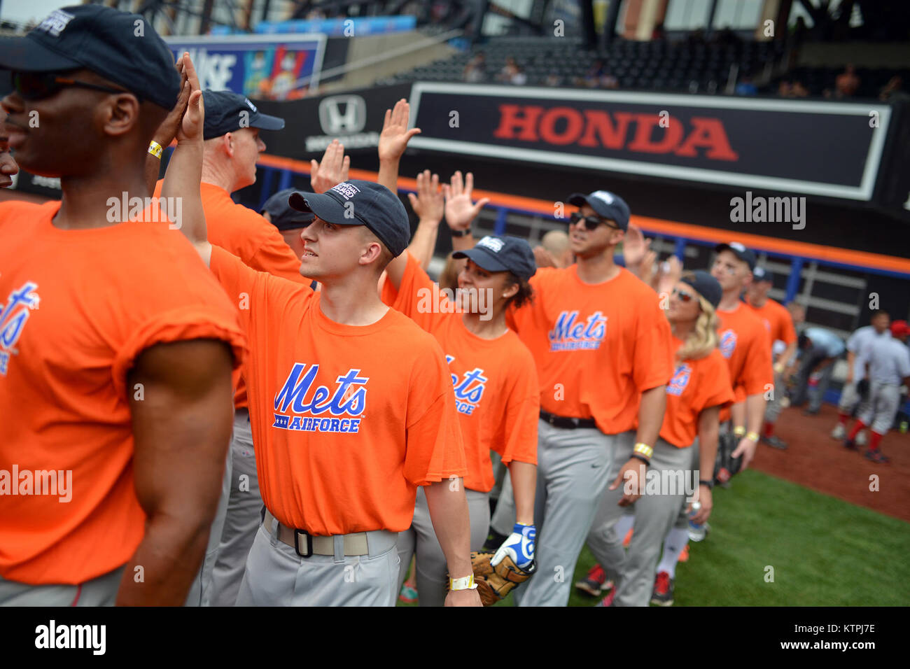 mets army jerseys