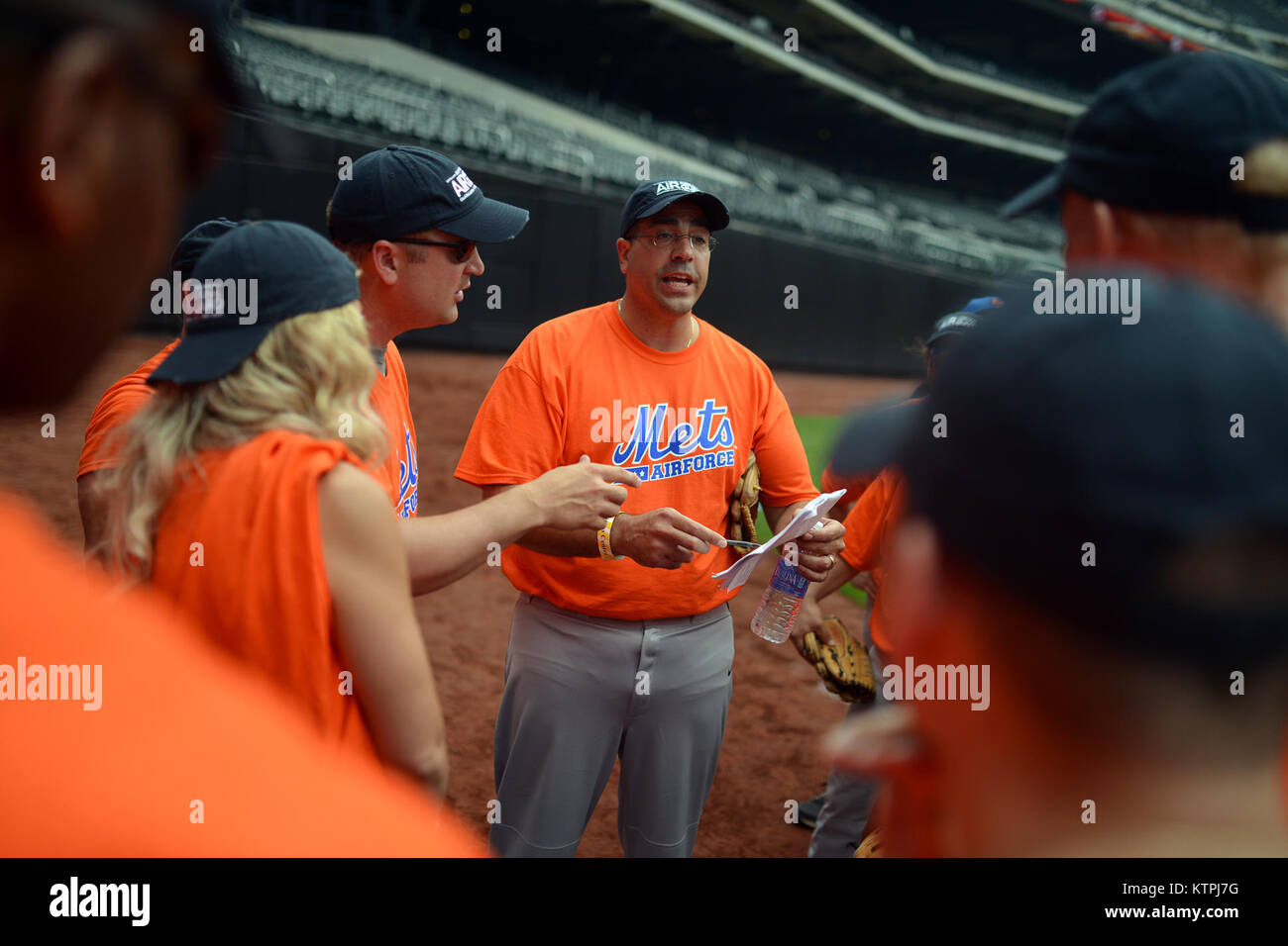 mets army jerseys