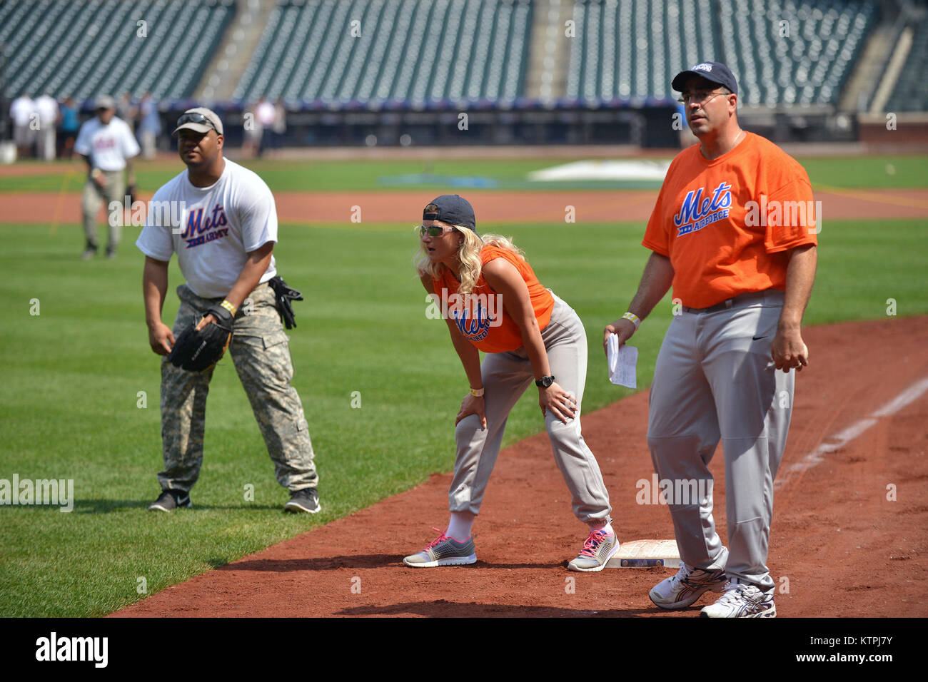 mets army jerseys