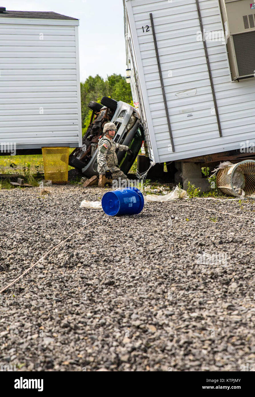 A soldier of the 1108th Explosive Ordnance Disposal (EOD) Co., New York