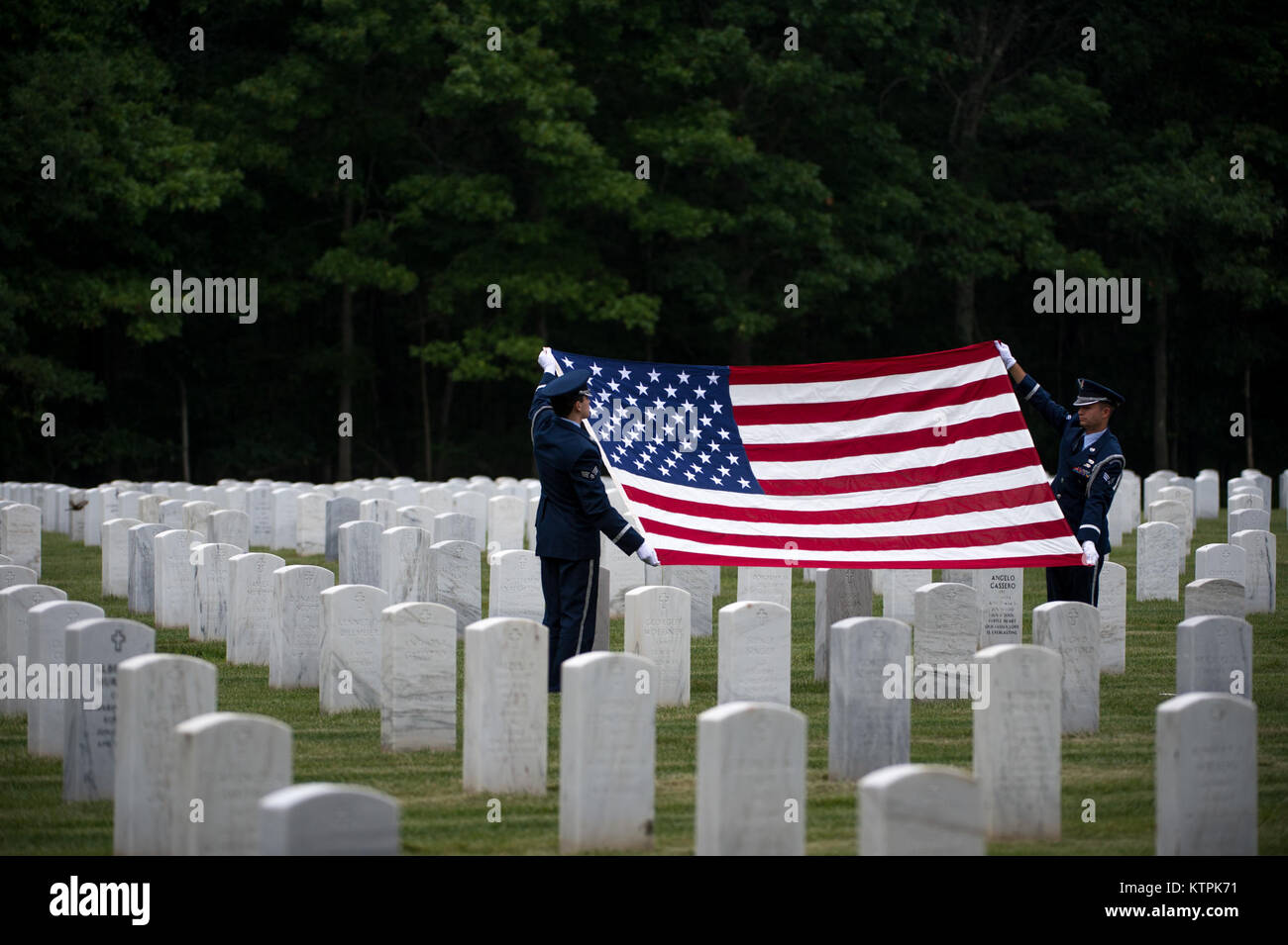 Calverton national cemetery hires stock photography and images Alamy