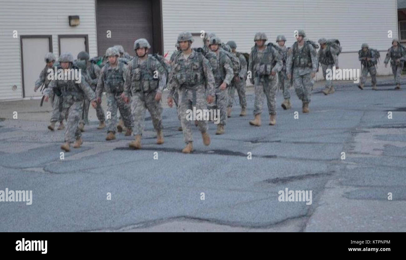 U s soldiers conduct ruck march hi-res stock photography and images - Alamy