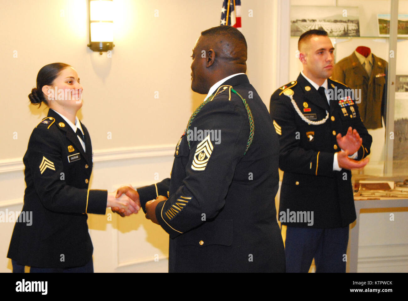 U.S. Army National Guard personnel daily duties and life. Working ...