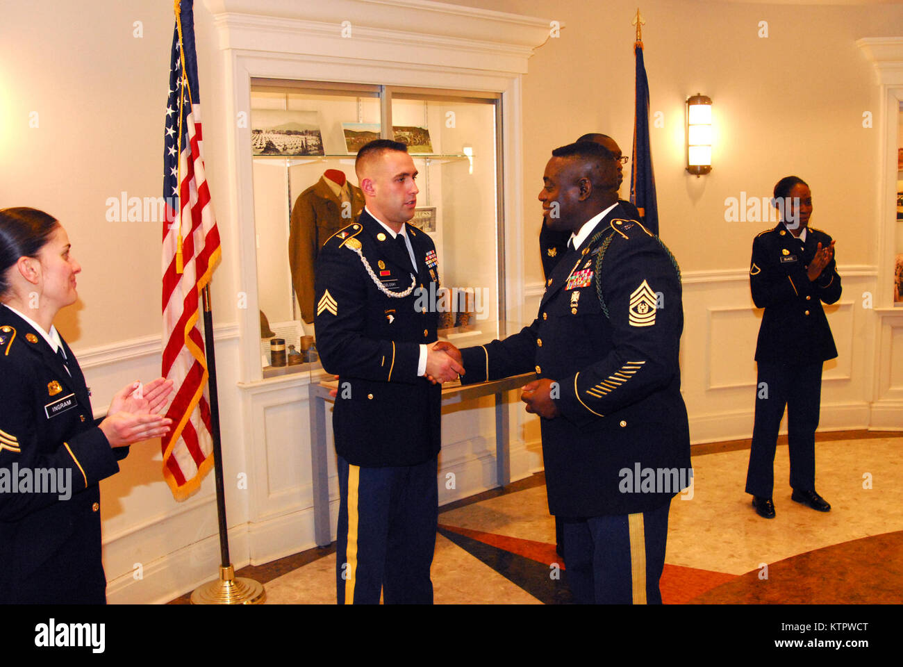 U.S. Army National Guard personnel daily duties and life. Working ...