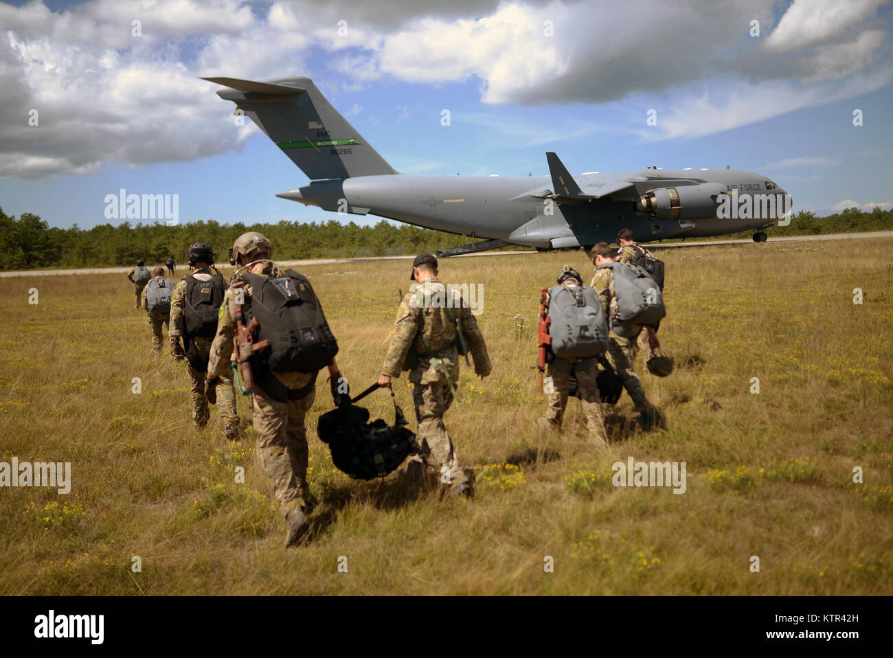 WESTHAMPTON BEACH, NY - Pararescuemen and Combat Rescue Officers (also ...