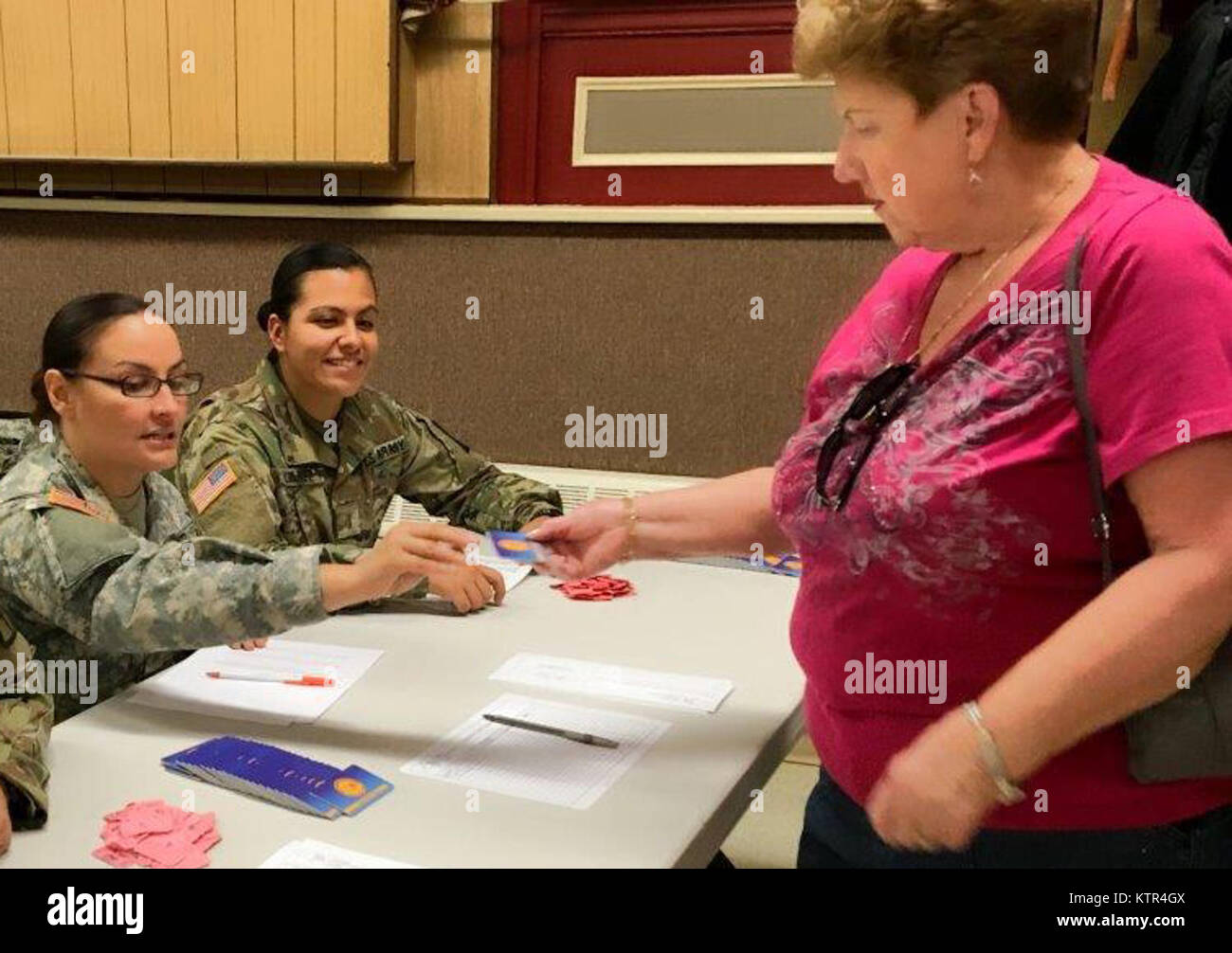 2nd lt jennifer alvarez hires stock photography and images Alamy