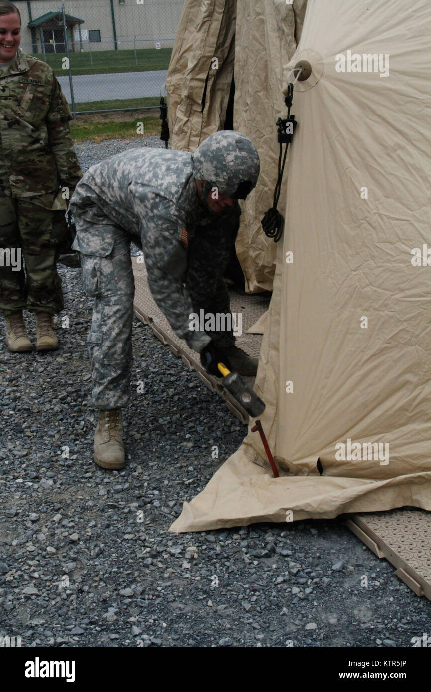 New York Army National Guard Soldiers assigned to the 42nd Combat ...