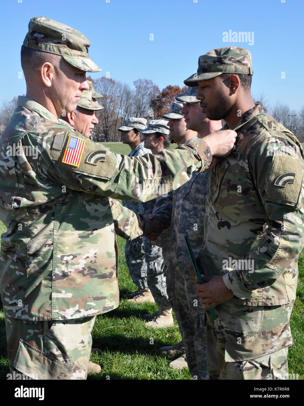 U.S. Army National Guard personnel daily duties and life. Working ...